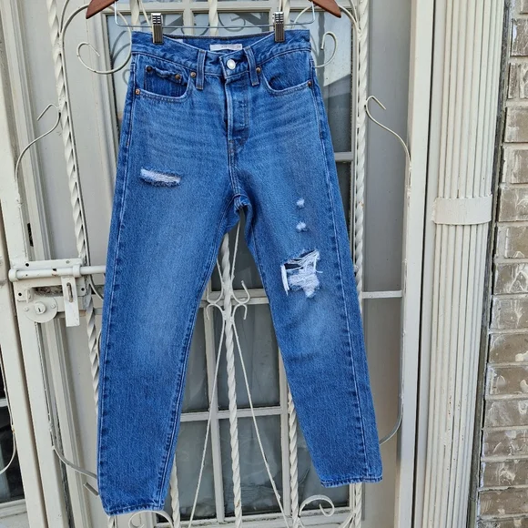 Levi's Wedgie Blue Denim Straight Tapered Leg Distressed Jeans Women Size 24 - Picture 3 of 16